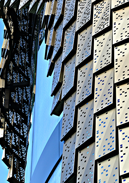 𝗕𝗿𝗼𝗮𝗱𝗴𝗮𝘁𝗲, 𝗟𝗼𝗻𝗱𝗼𝗻: 𝗖𝗿𝗮𝗳𝘁𝗶𝗻𝗴 𝗮 𝗠𝗼𝗱𝗲𝗿𝗻 𝗜𝗰𝗼𝗻