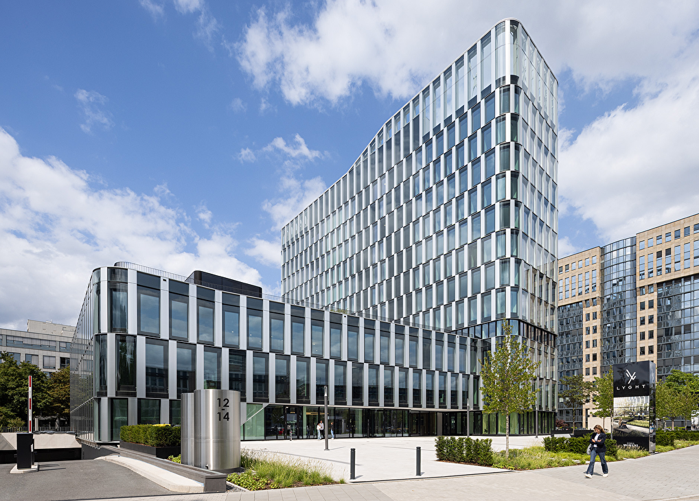 Discover white anodized aluminium panels and profiles